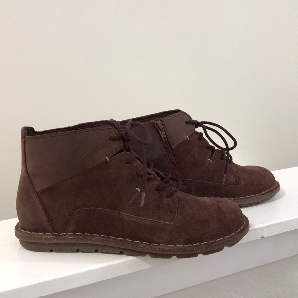 Clarks. Woman’s shoe.